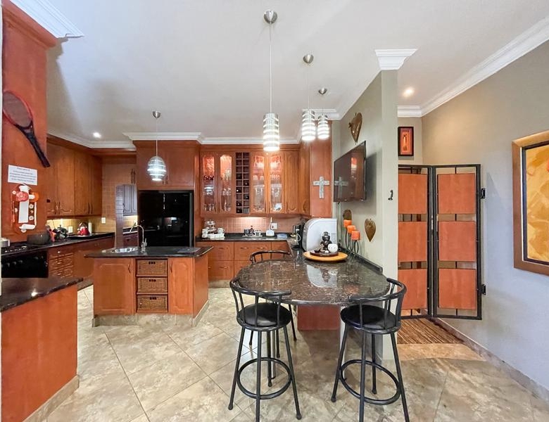 Discover Your Dream Family Home in Midstream Estate!