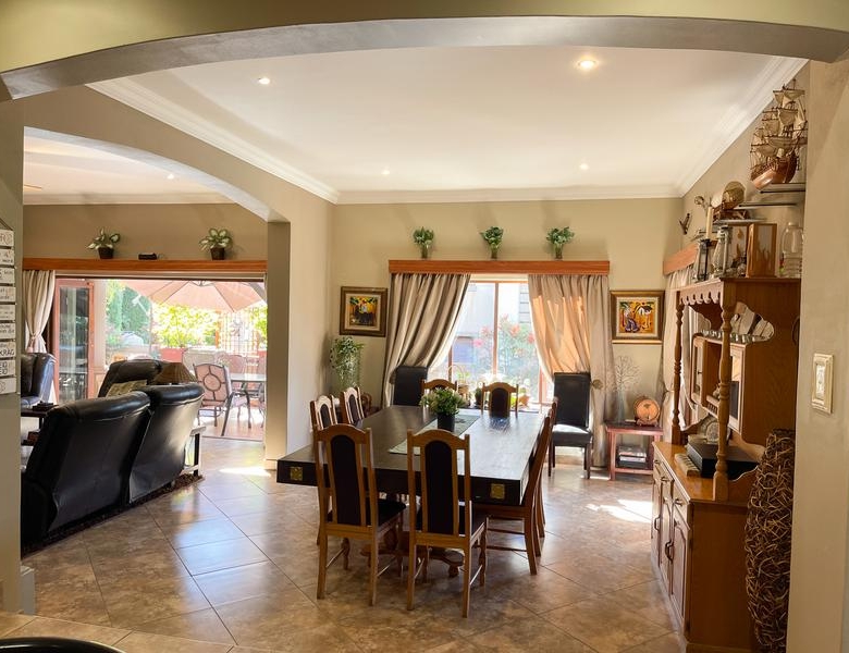 Discover Your Dream Family Home in Midstream Estate!