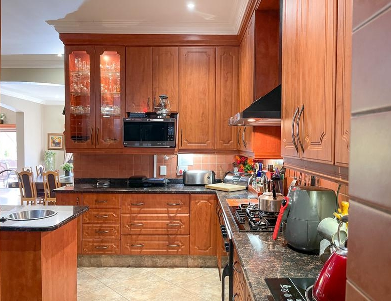 Discover Your Dream Family Home in Midstream Estate!