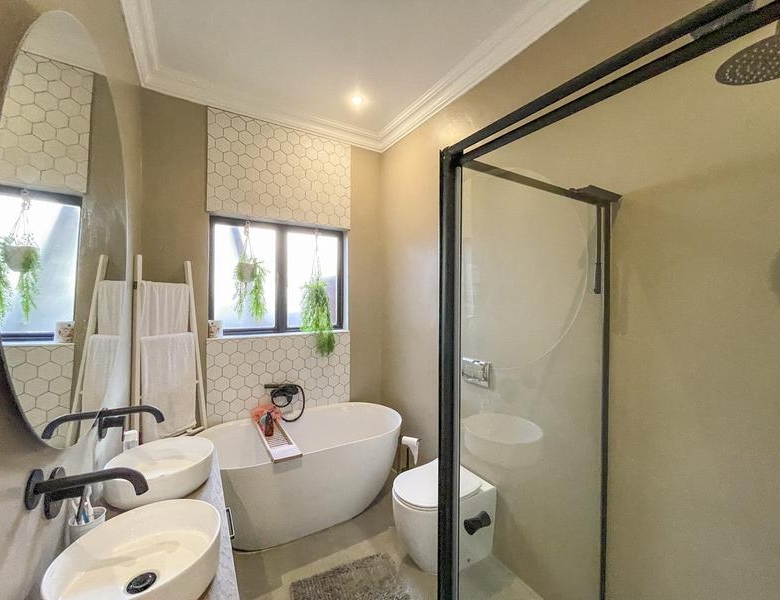 Discover Your Dream Family Home in Midstream Estate!