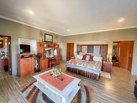 Discover Your Dream Family Home in Midstream Estate!