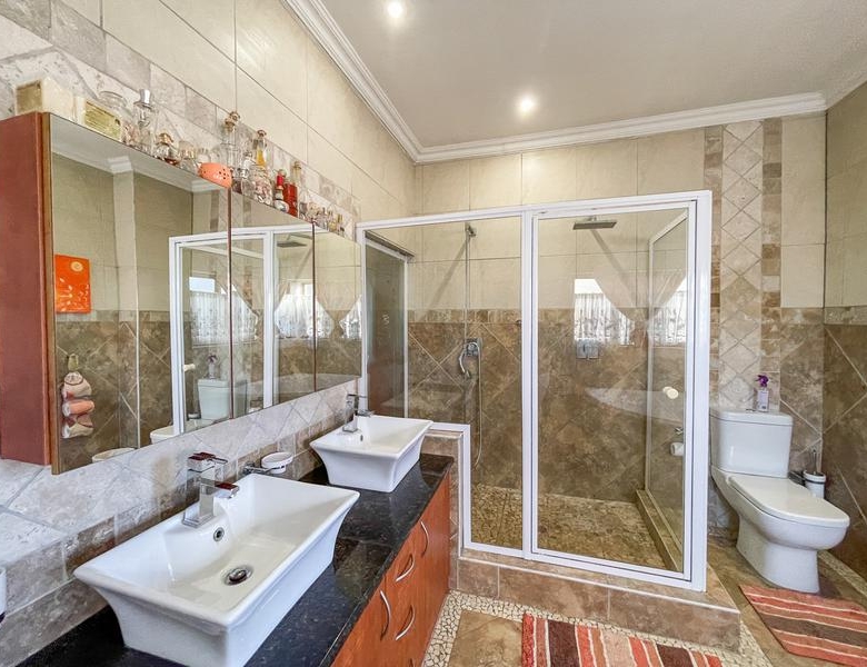 Discover Your Dream Family Home in Midstream Estate!