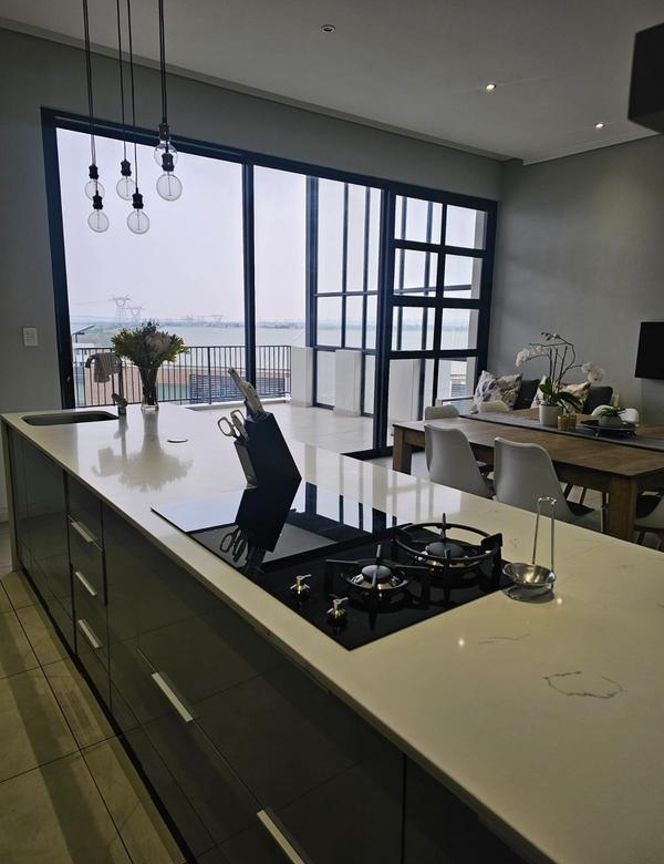 With the exquisite “Dapper in Grey” design, this Penthouse luxury apartment is perfect for those who appreciate contemporary elegance and functional luxury..