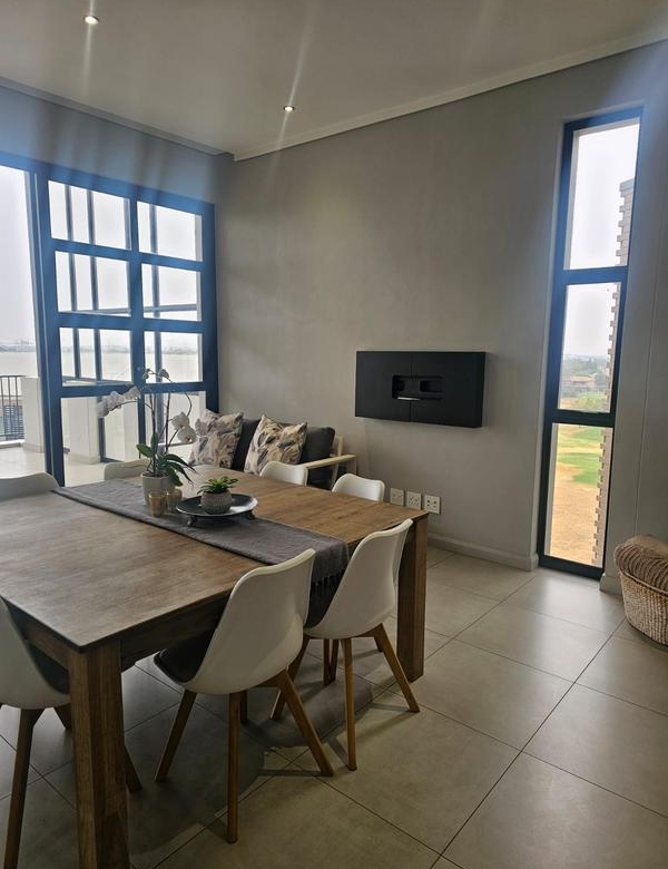 With the exquisite “Dapper in Grey” design, this Penthouse luxury apartment is perfect for those who appreciate contemporary elegance and functional luxury..