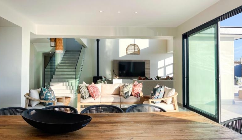 Keywords for this -One of a kind, stylish and a must see!