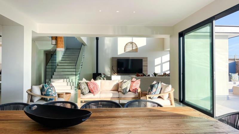 Keywords for this -One of a kind, stylish and a must see!