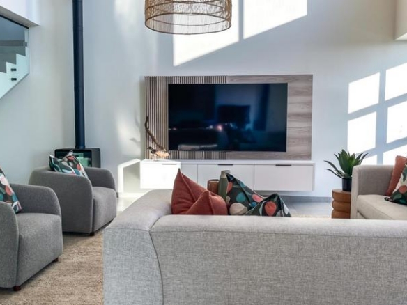 Keywords for this -One of a kind, stylish and a must see!