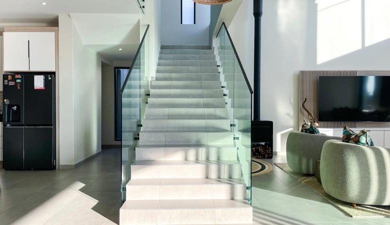 Keywords for this -One of a kind, stylish and a must see!