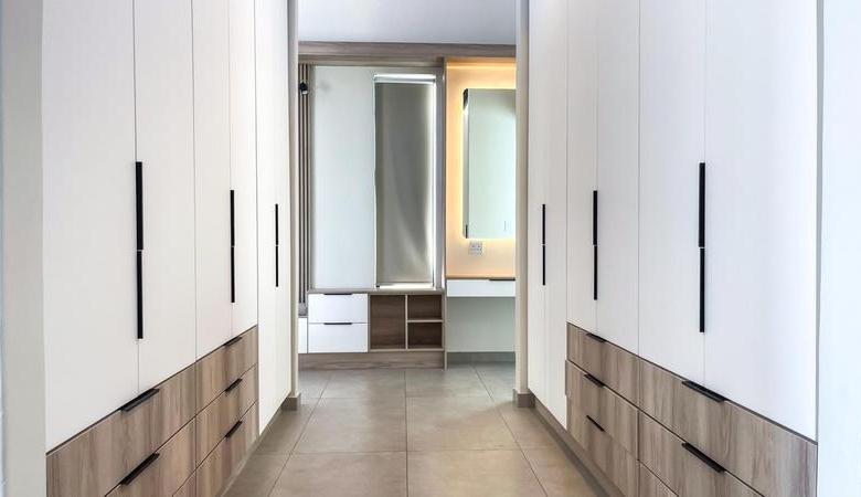 Keywords for this -One of a kind, stylish and a must see!