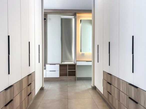 Keywords for this -One of a kind, stylish and a must see!