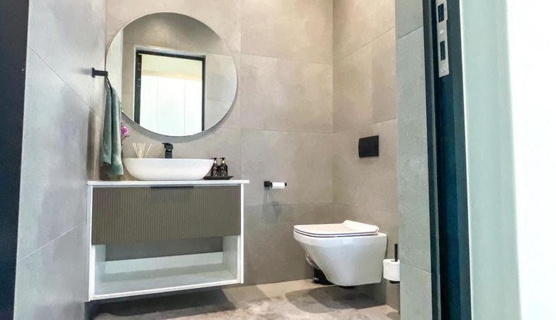 Keywords for this -One of a kind, stylish and a must see!