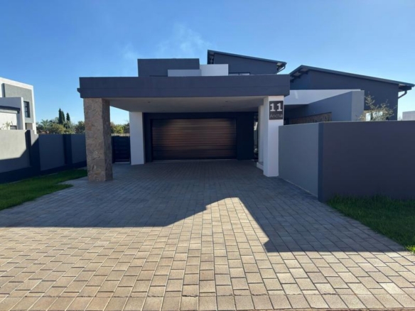 Modern 4 Bedroom Home for sale in Midstream Heights ready for occupation.