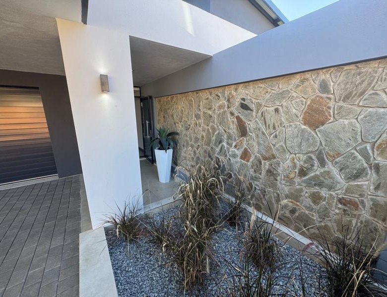 Modern 4 Bedroom Home for sale in Midstream Heights ready for occupation.