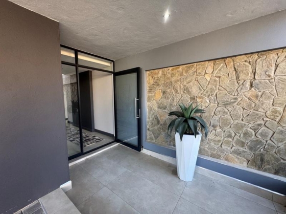 Modern 4 Bedroom Home for sale in Midstream Heights ready for occupation.