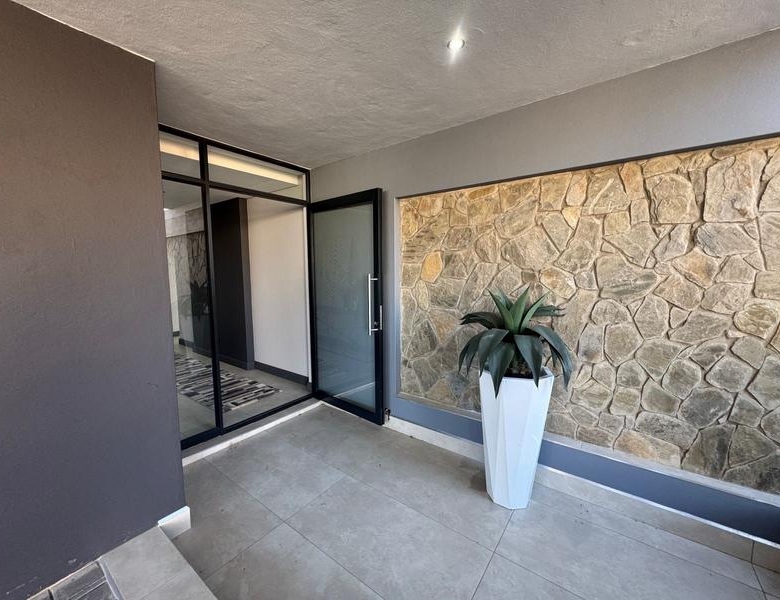 Modern 4 Bedroom Home for sale in Midstream Heights ready for occupation.