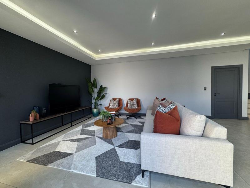 Modern 4 Bedroom Home for sale in Midstream Heights ready for occupation.