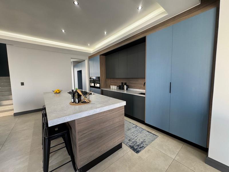 Modern 4 Bedroom Home for sale in Midstream Heights ready for occupation.