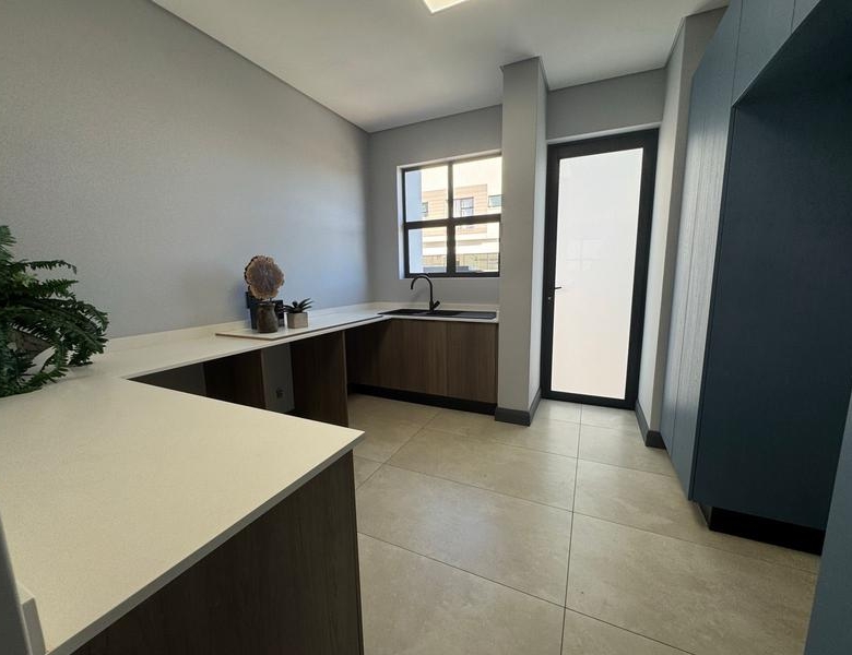 Modern 4 Bedroom Home for sale in Midstream Heights ready for occupation.
