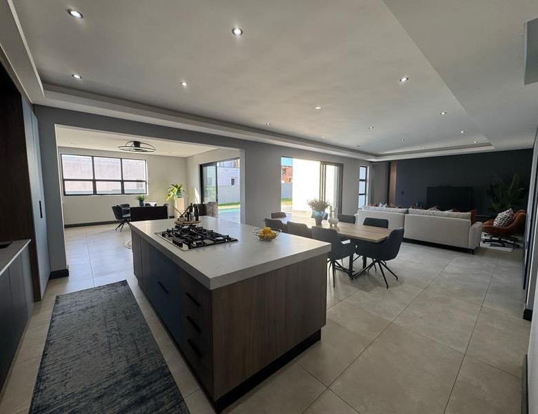 Modern 4 Bedroom Home for sale in Midstream Heights ready for occupation.