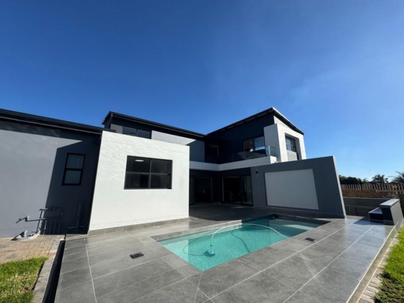 Modern 4 Bedroom Home for sale in Midstream Heights ready for occupation.