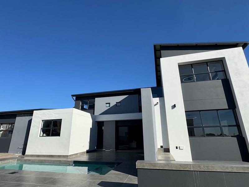 Modern 4 Bedroom Home for sale in Midstream Heights ready for occupation.