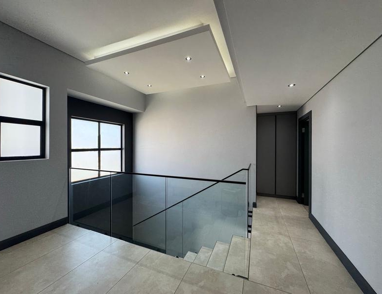 Modern 4 Bedroom Home for sale in Midstream Heights ready for occupation.