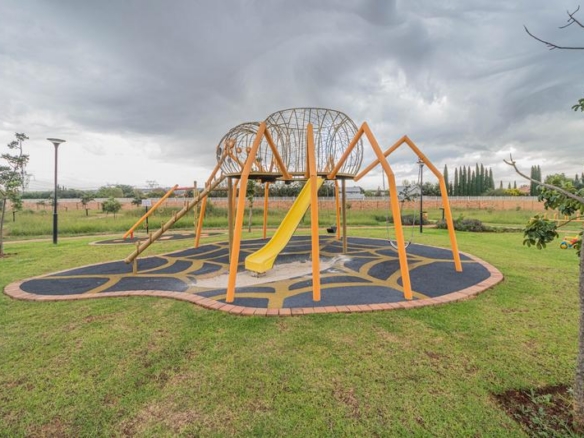 5 Bedroom with Stand Alone Entertainment Area for sale in Midstream Heights Estate.