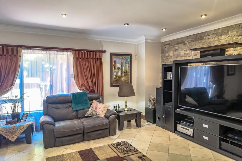 Grand 5‑Bedroom Home with Exceptional Space, Walking Distance to the School