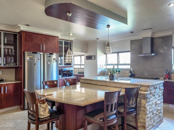 Grand 5‑Bedroom Home with Exceptional Space, Walking Distance to the School
