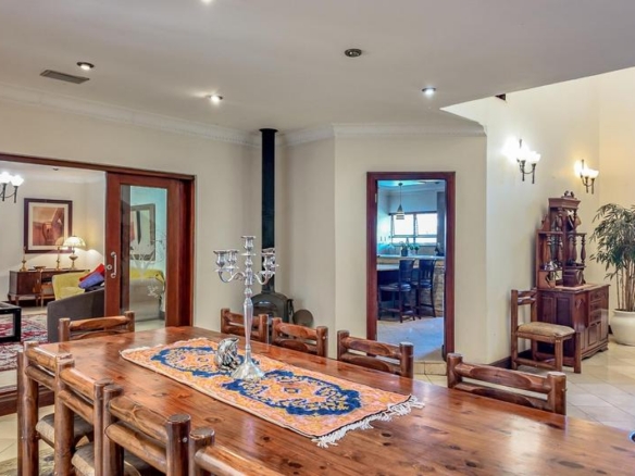 Grand 5‑Bedroom Home with Exceptional Space, Walking Distance to the School