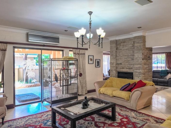 Grand 5‑Bedroom Home with Exceptional Space, Walking Distance to the School