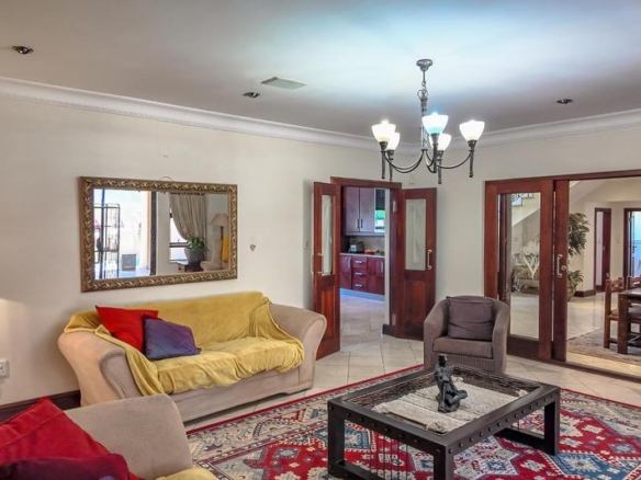 Grand 5‑Bedroom Home with Exceptional Space, Walking Distance to the School