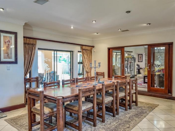 Grand 5‑Bedroom Home with Exceptional Space, Walking Distance to the School