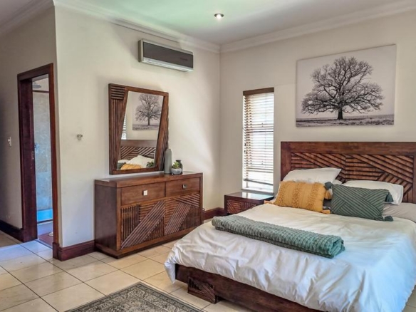 Grand 5‑Bedroom Home with Exceptional Space, Walking Distance to the School