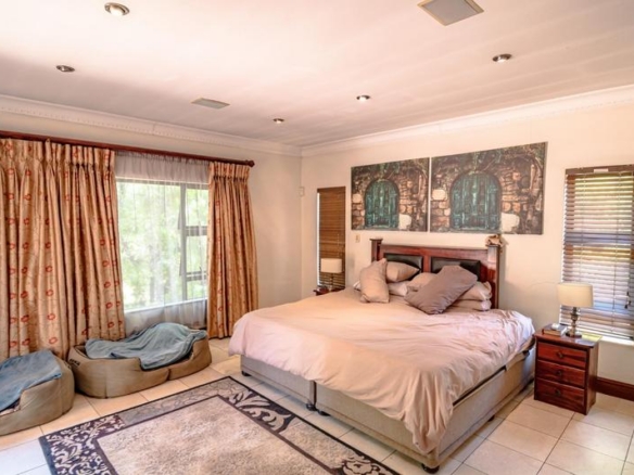 Grand 5‑Bedroom Home with Exceptional Space, Walking Distance to the School