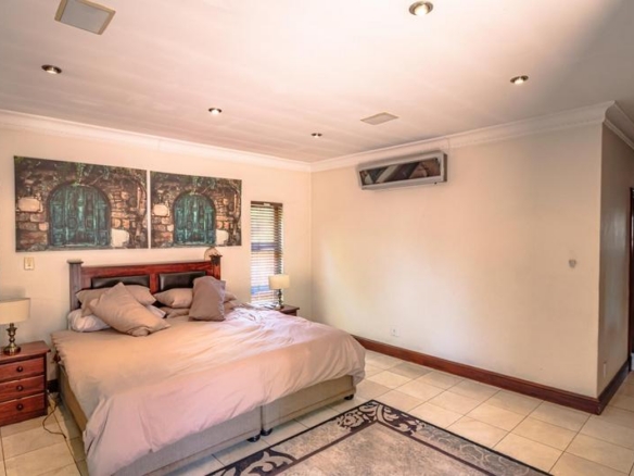 Grand 5‑Bedroom Home with Exceptional Space, Walking Distance to the School
