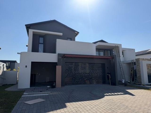 5 Bedrooms with Study in Midstream Heights occupation 1 August 2026.