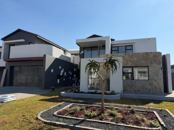 5 Bedrooms with Study in Midstream Heights occupation 1 August 2026.