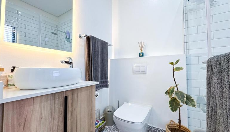 5 Bedroom Home for sale in Midstream Heights Estate.
