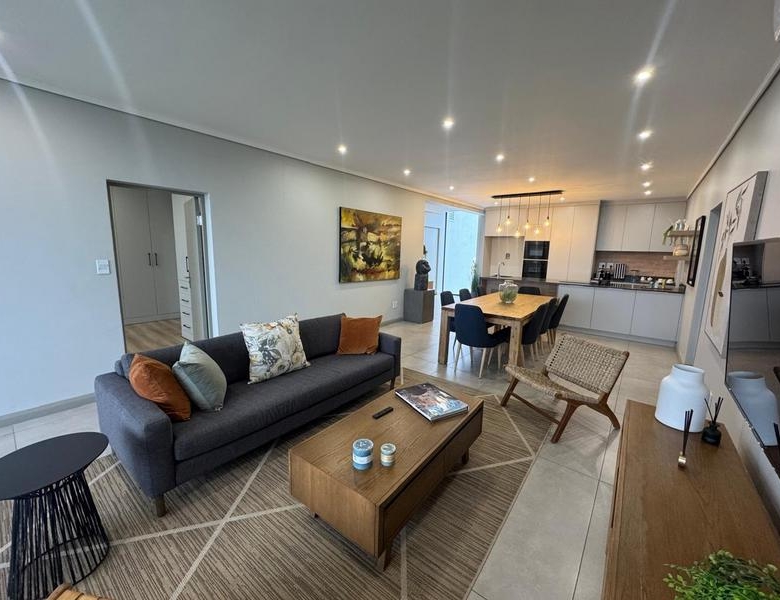 Luxury at your door step! 3x Bedroom Apartment immediately available