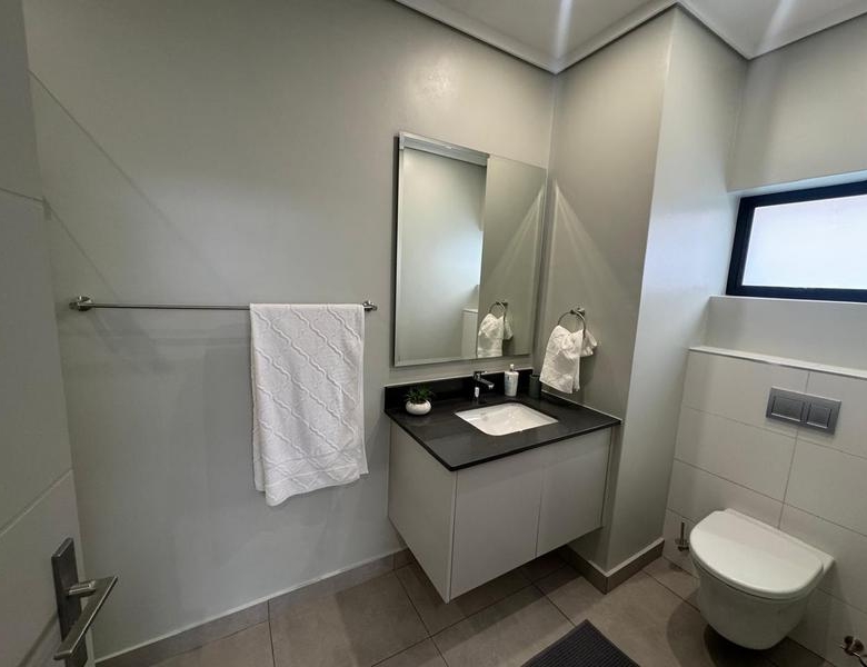 Luxury at your door step! 3x Bedroom Apartment immediately available