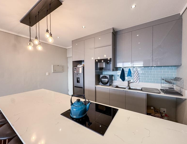 Neat as a pin Luxury 2 Bed Apartment with Balcony Up for Grabs!!