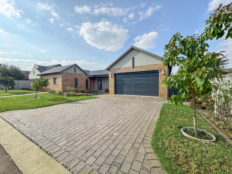Spacious  Home in Midstream Estate Retire