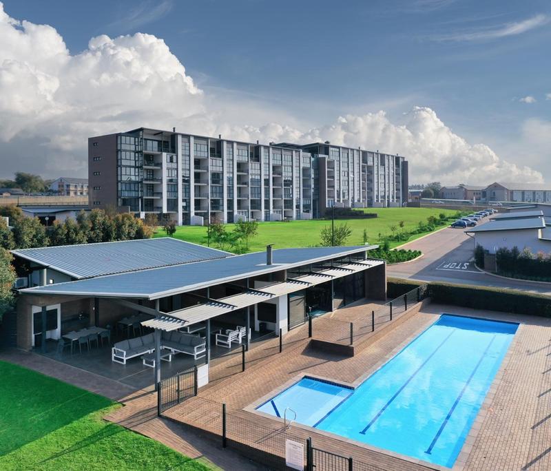 Luxury at your door step! 3x Bedroom Apartment immediately available