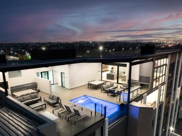 Luxury at your door step! 3x Bedroom Apartment immediately available