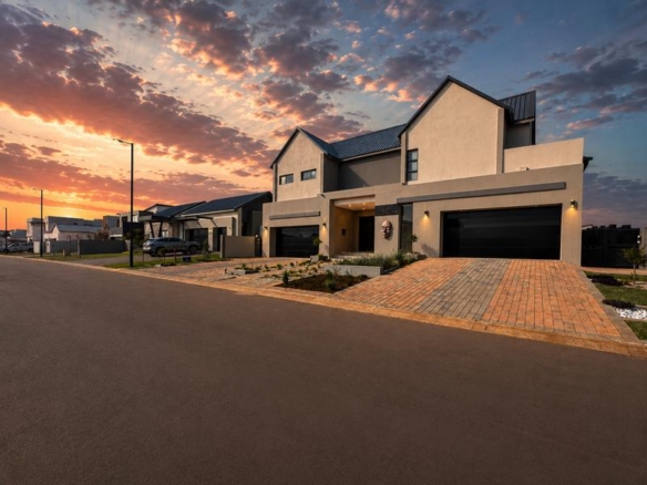 Where Luxury Meets Innovation – A Masterpiece in Midstream Heights