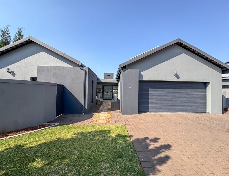 Exclusive Tri-Mandate | 3 Bedroom Home in Midstream Meadows Estate.