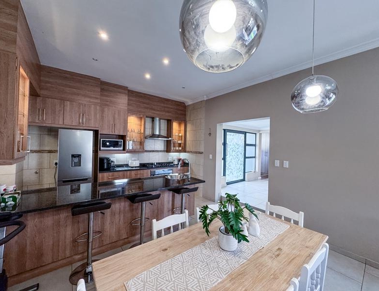 Exclusive Tri-Mandate | 3 Bedroom Home in Midstream Meadows Estate.