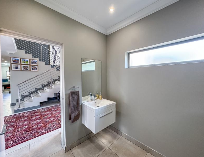Rare Parkside 4 bedroom Gem in a quiet Cul-de-Sac | Midstream Ridge Estate