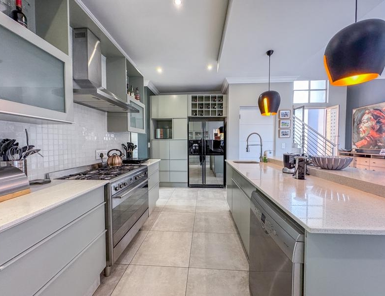 Rare Parkside 4 bedroom Gem in a quiet Cul-de-Sac | Midstream Ridge Estate
